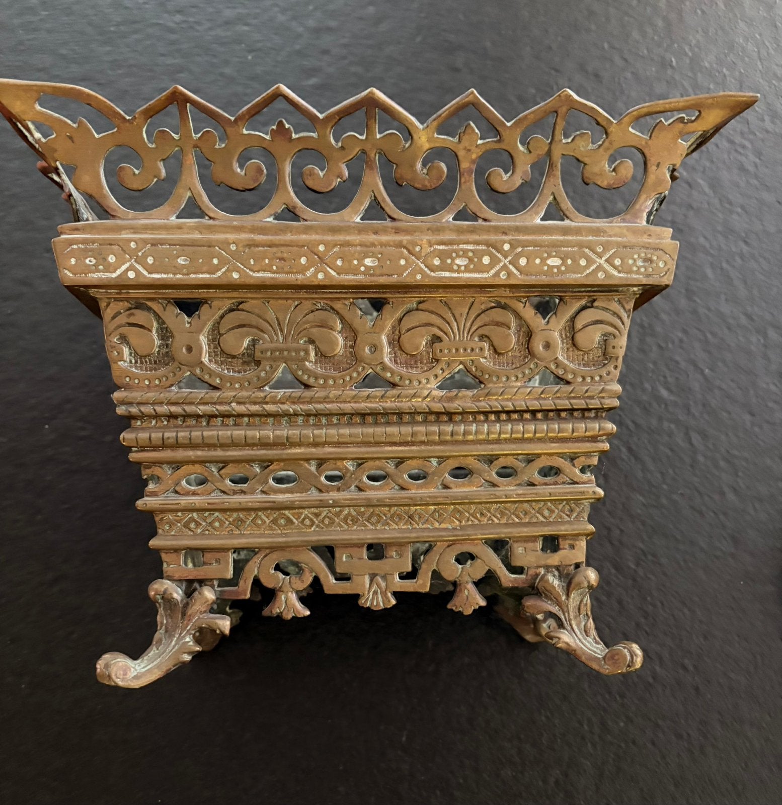 Mooie  oude Bronzen Bloempot, Ophalen