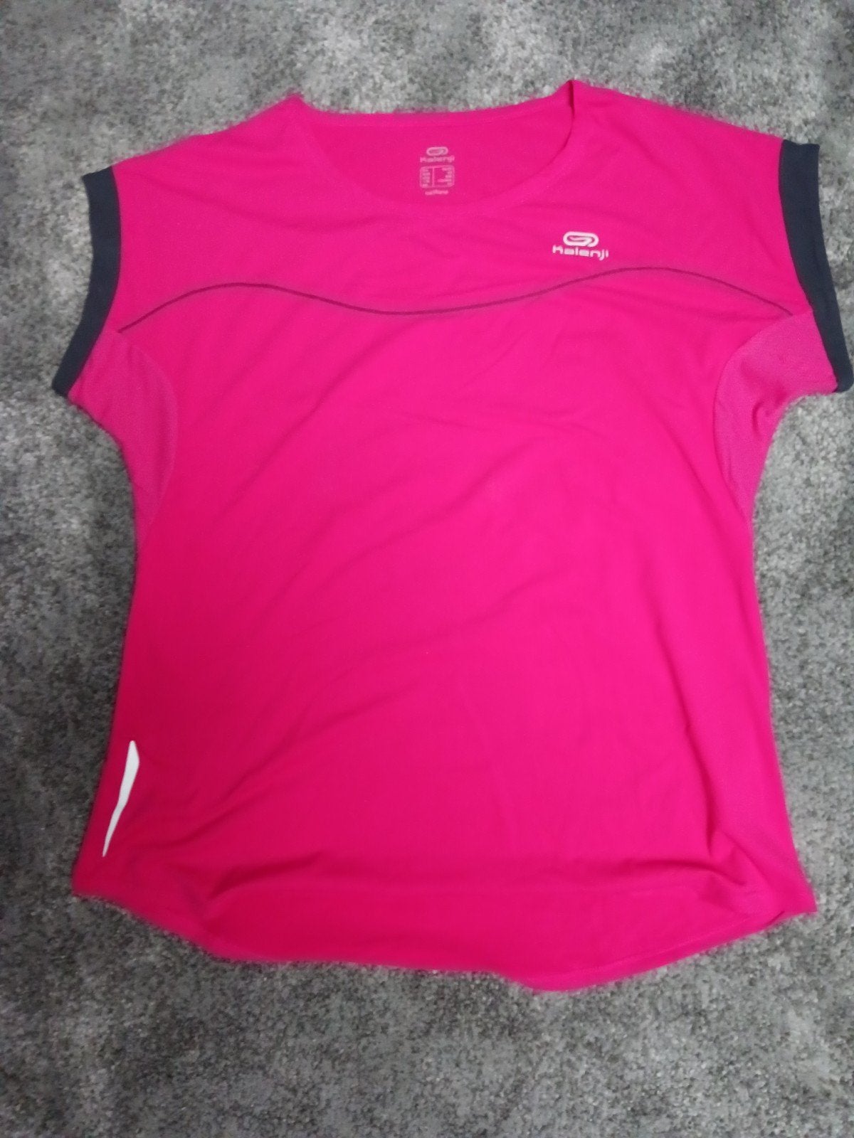 Sport t-shirt net als nieuw te koop.M 42, Kleding | Dames, Sportkleding, Ophalen, Maat 42/44 (L), Zo goed als nieuw, Hardlopen of Fietsen