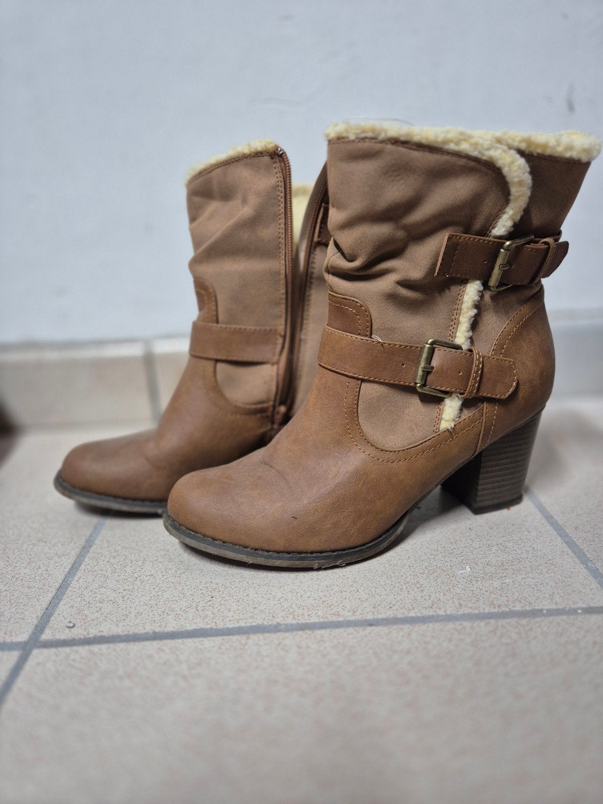 Bottines, Enlèvement ou Envoi