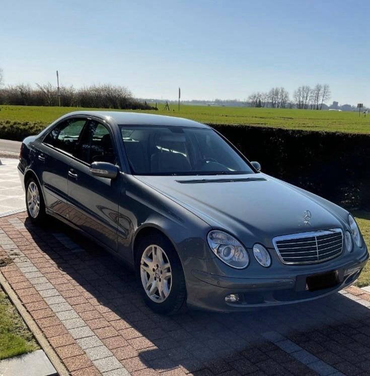Mercedes-Benz E 220 CDI Elegance – 2005 – État exceptionnel, Autos, Achat, 1610 kg, Boîte manuelle, Particulier