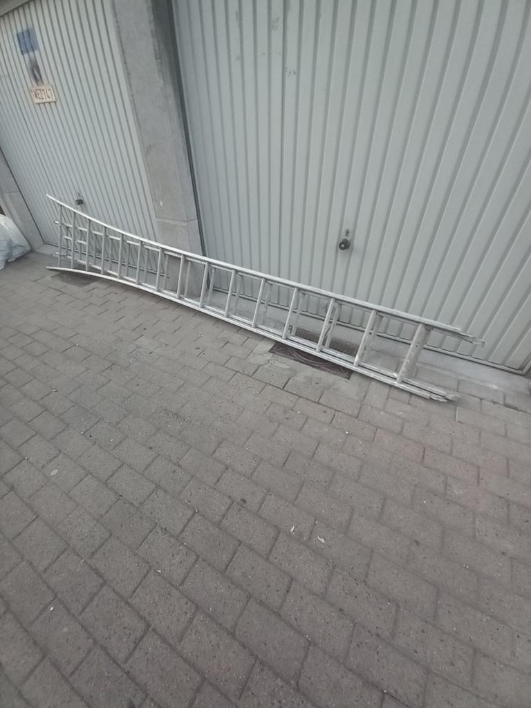 2x3m dubbele aluminium schuifladder, Doe-het-zelf en Bouw, Ladders en Trappen, Ophalen