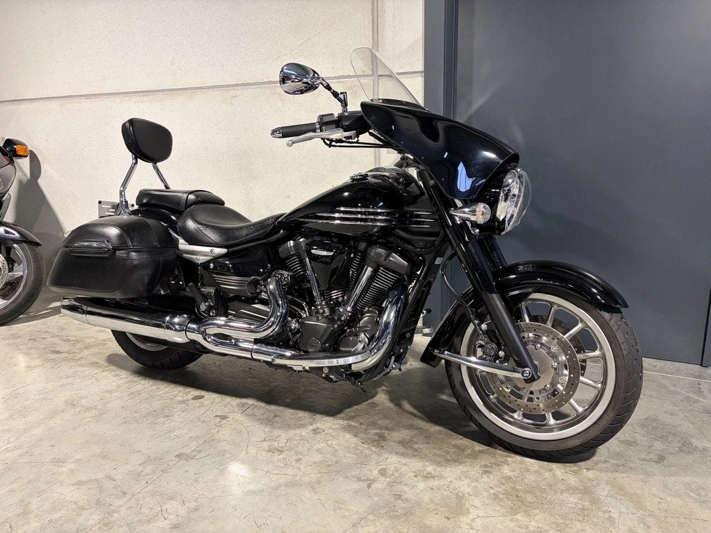 Yamaha XV 1900 Midnight star met batwing, Motos, Entreprise, Plus de 35 kW, Chopper, 1900 cm³