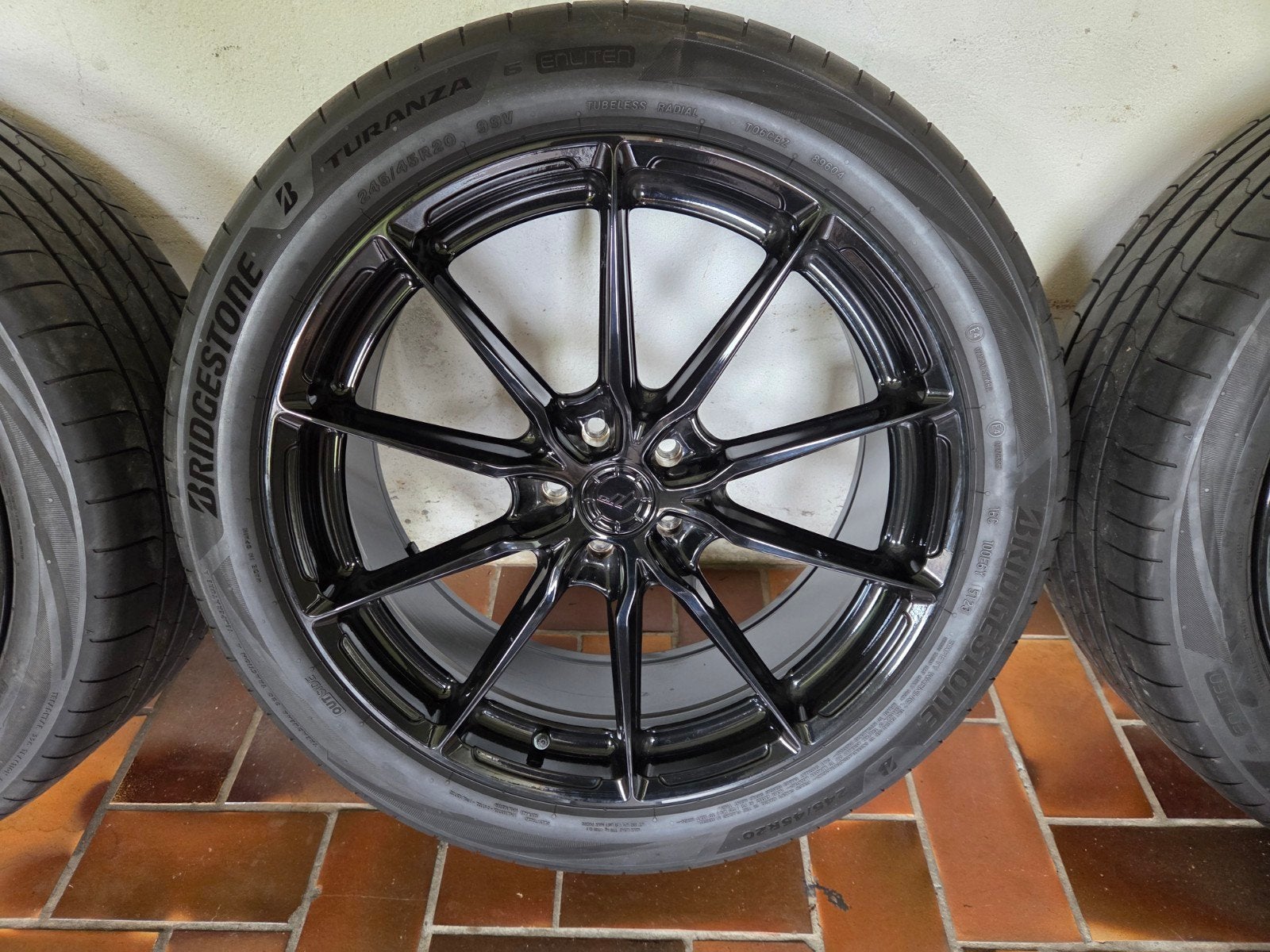 JR velgen 5x108 63.4 mm ET40 J8.5 met banden 245/45R20, Auto-onderdelen, Banden en Velgen, Ophalen, Zomerbanden, Band(en)
