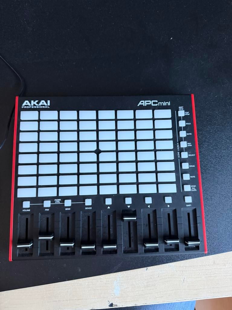 Akai apc mini, Enlèvement, Comme neuf