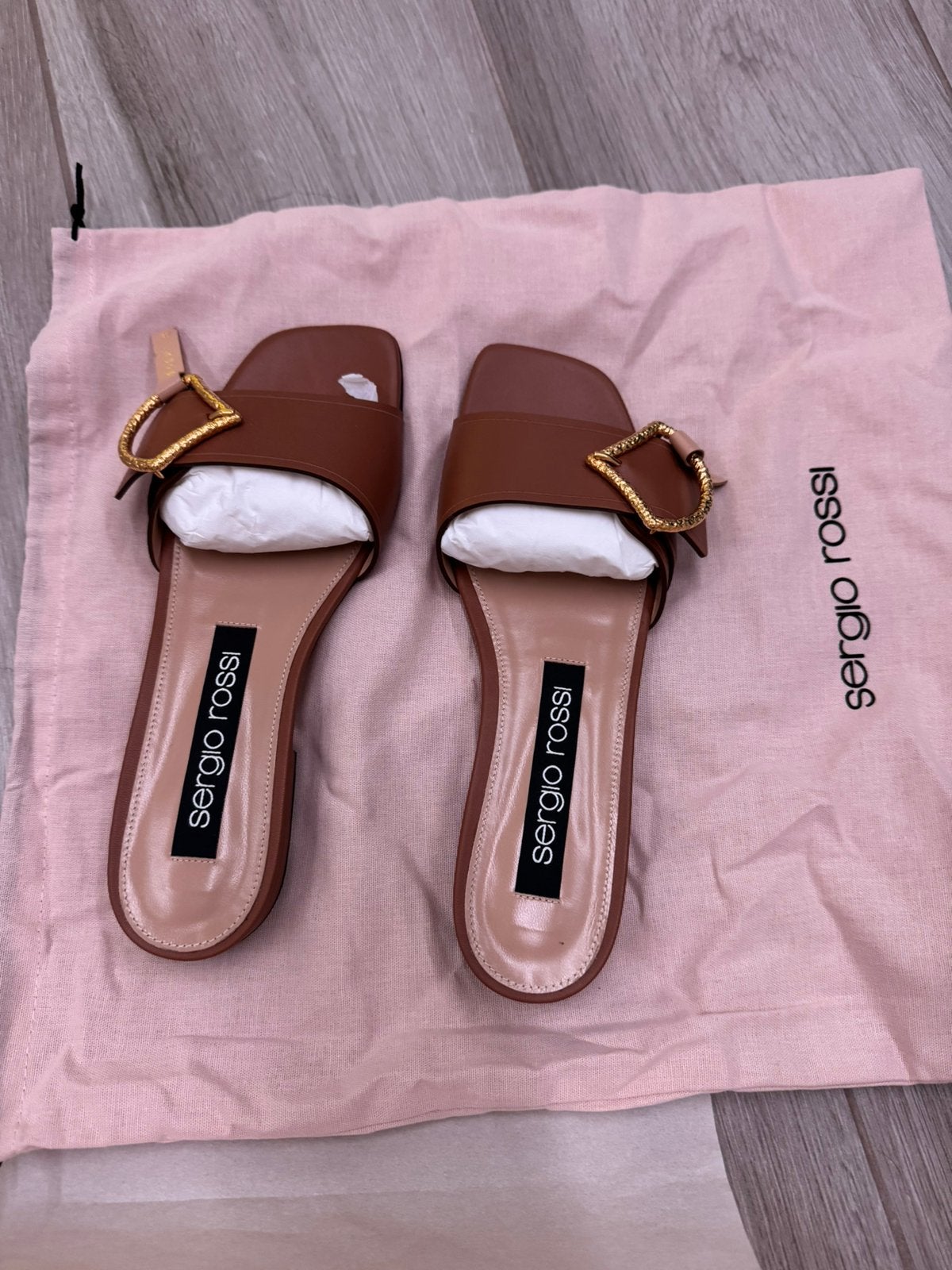 Sergio Rossi NEW lichtbruine sandalen 38, Kleding | Dames, Schoenen, Bruin, Nieuw, Sandalen of Muiltjes, Ophalen of Verzenden