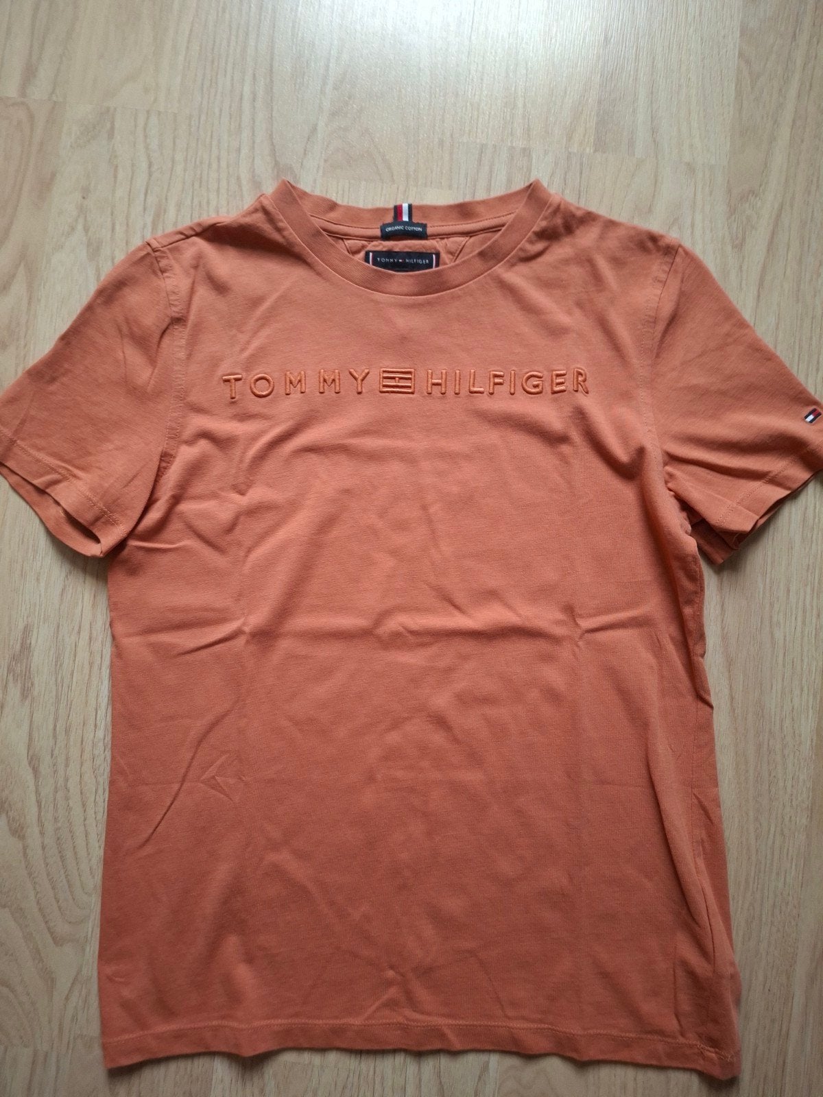 T-Shirt Tommy Hilifger Roestkleur 14j, Enlèvement, Comme neuf, Tommy Hilfiger, Garçon