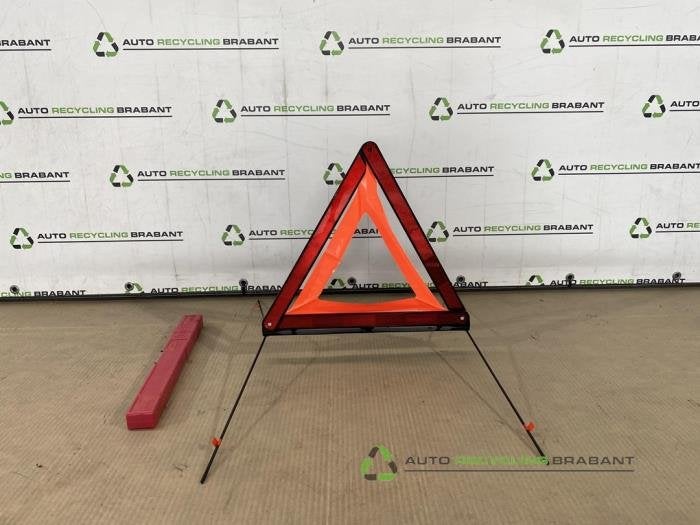 Triangle de présignalisation d'un Audi A1, -, 3 mois de garantie, Utilisé, -