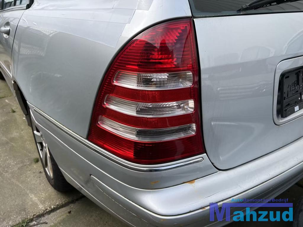 MERCEDES C-KLASSE COMBI S203 Zilver C775 links achterlicht 2, Auto-onderdelen, Gebruikt, Mercedes-Benz AG, Mercedes-Benz, Mercedesstrasse 120
70372  Stuttgart, DE