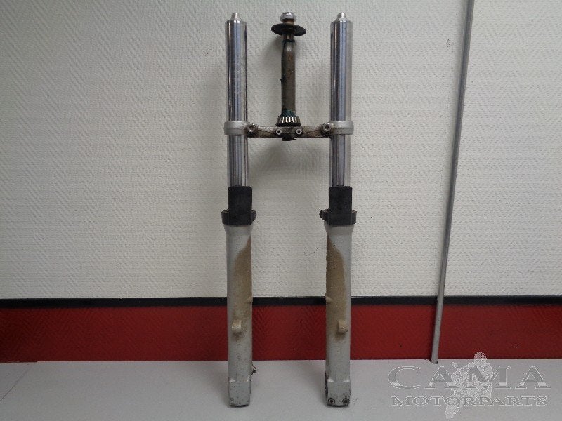 VOORVORK COMPLEET Triumph, Dhr. S. di Majo, Gebruikt, Info@cama-motorparts.nl, P.J. Troelstraweg 8 8
3144 CX  MAASSLUIS, NL
