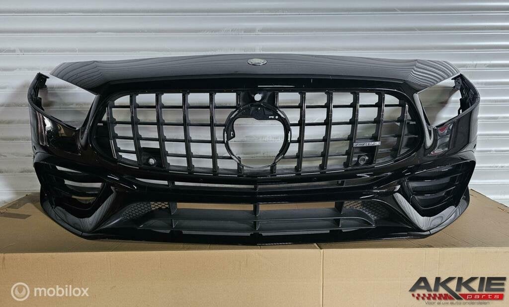 Mercedes A45 AMG Voorbumper W177 EARODYNAMICA A1778800106, Gebruikt, Voor, Ophalen of Verzenden, Bumper