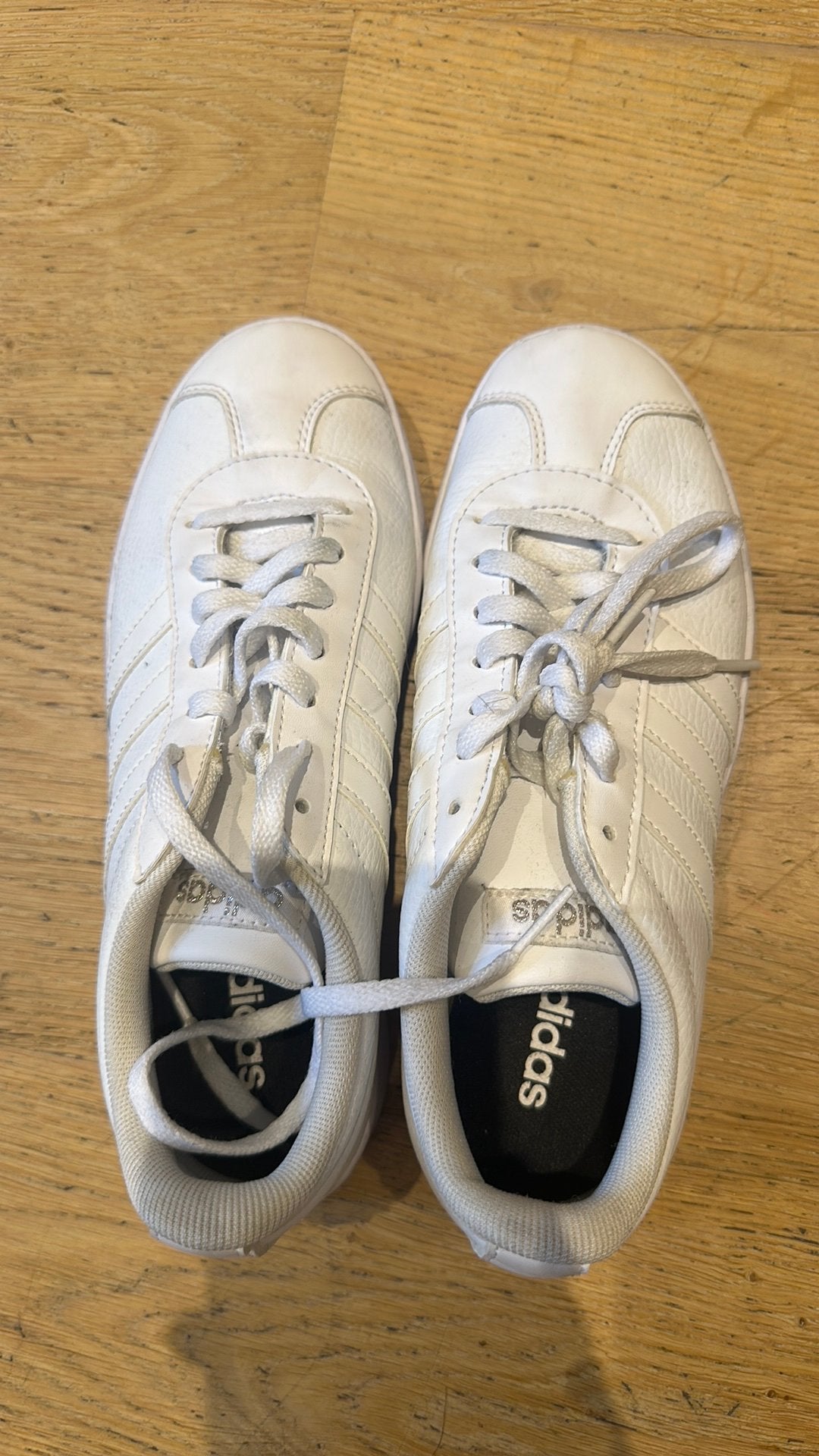 Baskets Adidas, Enlèvement, Comme neuf