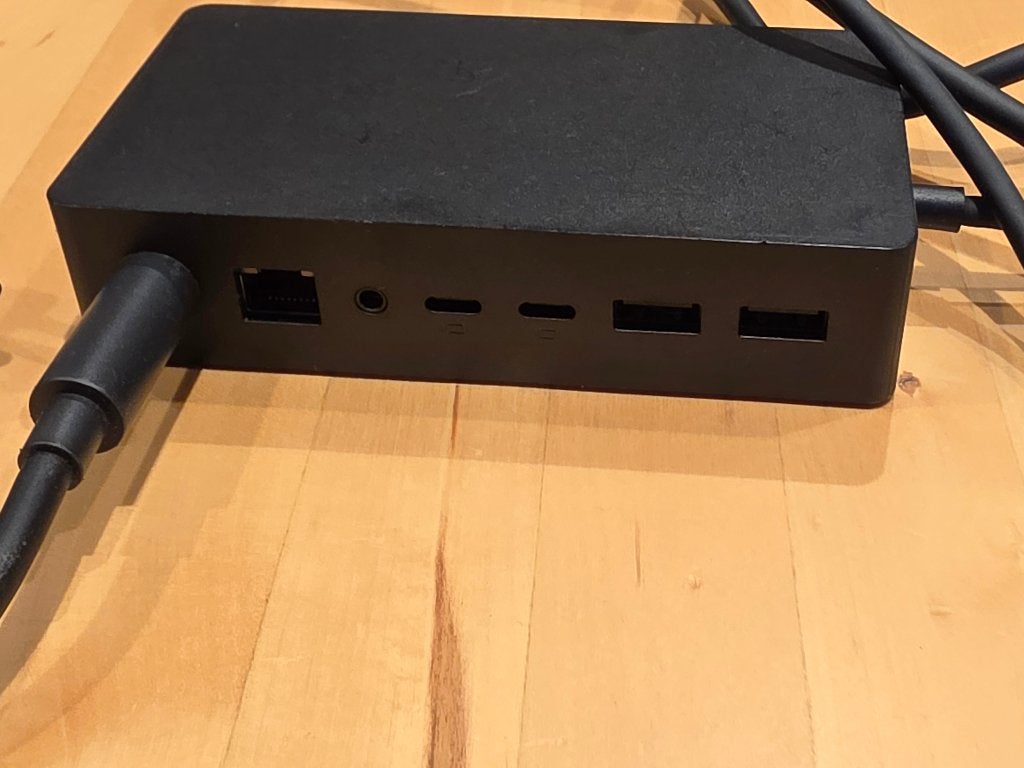 Microsoft Surface Dock 2 (1917) + Alimentation d'origine, Enlèvement, Utilisé, Portable, Station d'accueil
