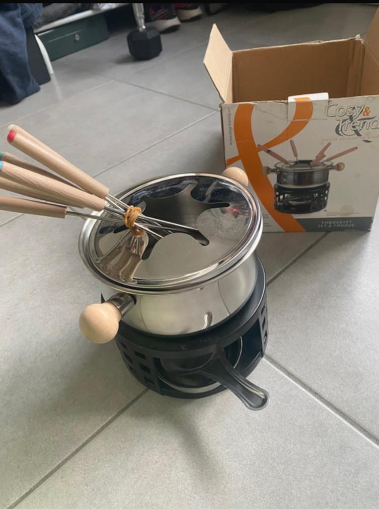Fondueset (volledig ongebruikt), Elektronische apparatuur, Fonduesets, Ophalen of Verzenden, Zo goed als nieuw, Fondueset