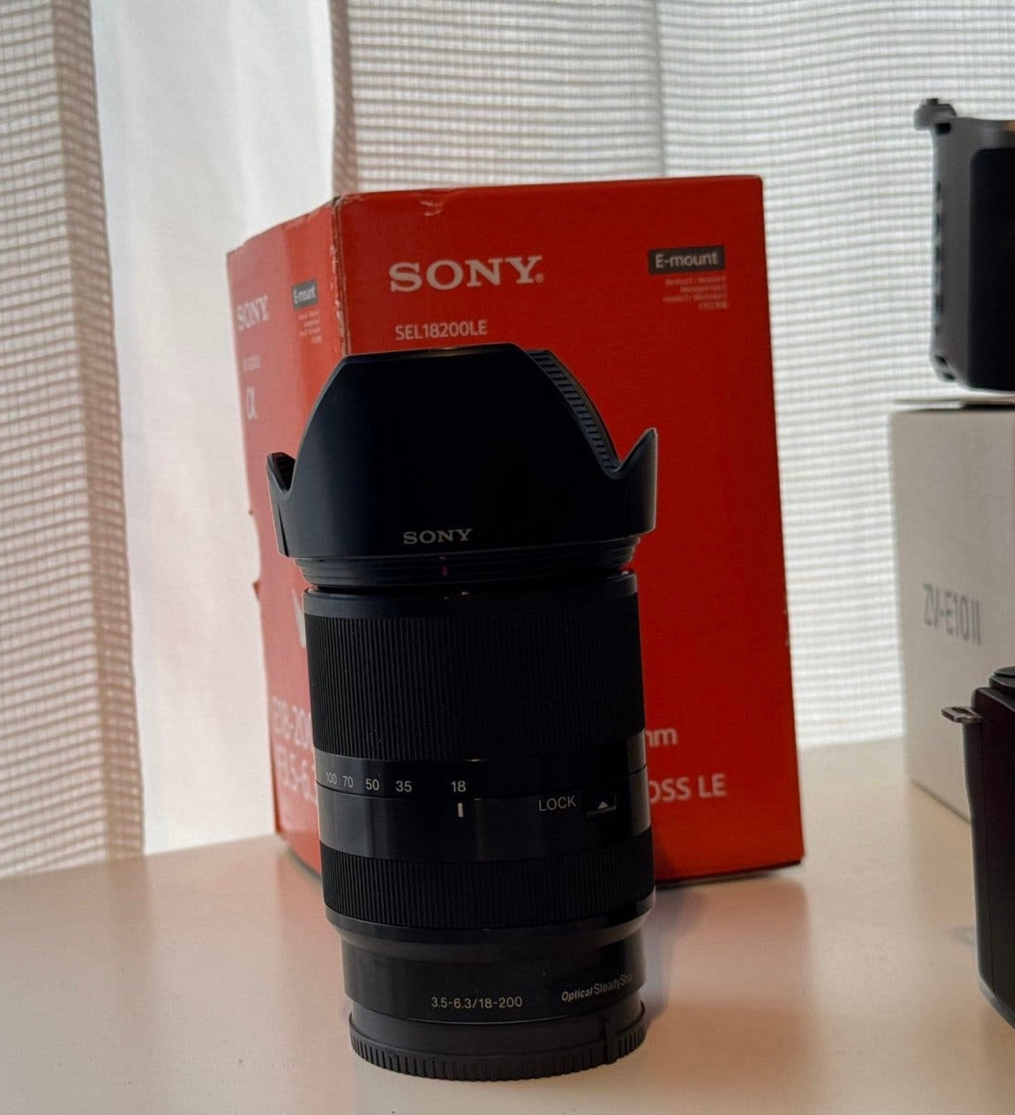 Sony E 18-200mm F3.5-6.3 OSS LE SEL18200LE + originele doos, Ophalen, Sony E-mount, Sony, Autofocus