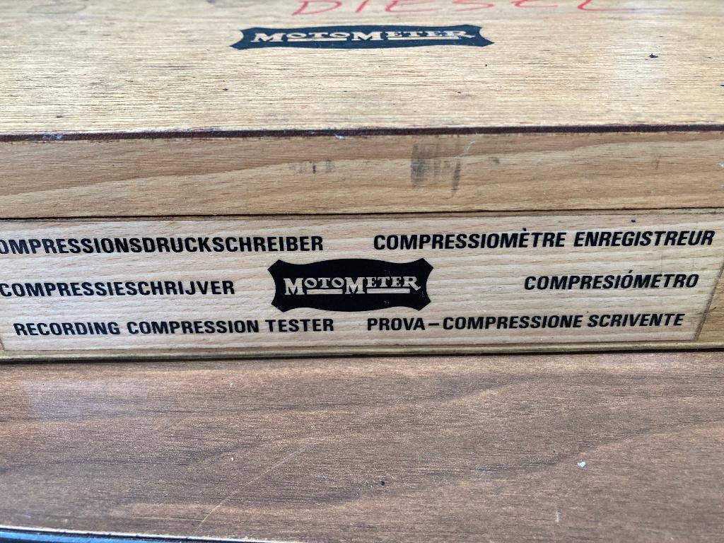 Motometer diesel compressietester set - houten kist, Autos : Divers, Outils de voiture, Utilisé, Enlèvement ou Envoi