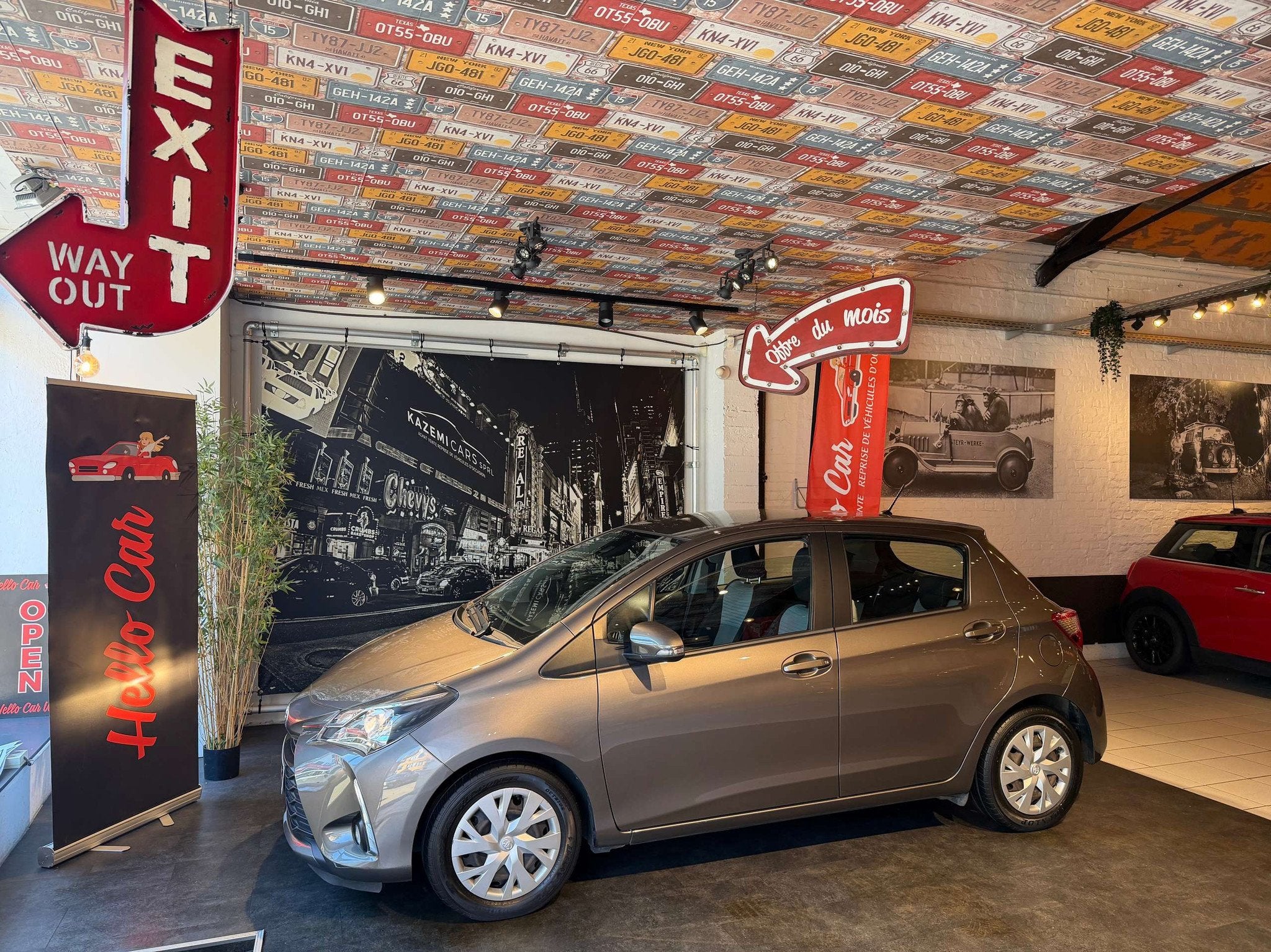 Toyota Yaris 1.5i * BOITE AUTO * CAMERA * 55.000 KM * GARANT, Autos, Argent ou Gris, Achat, Entreprise, 1496 cm³