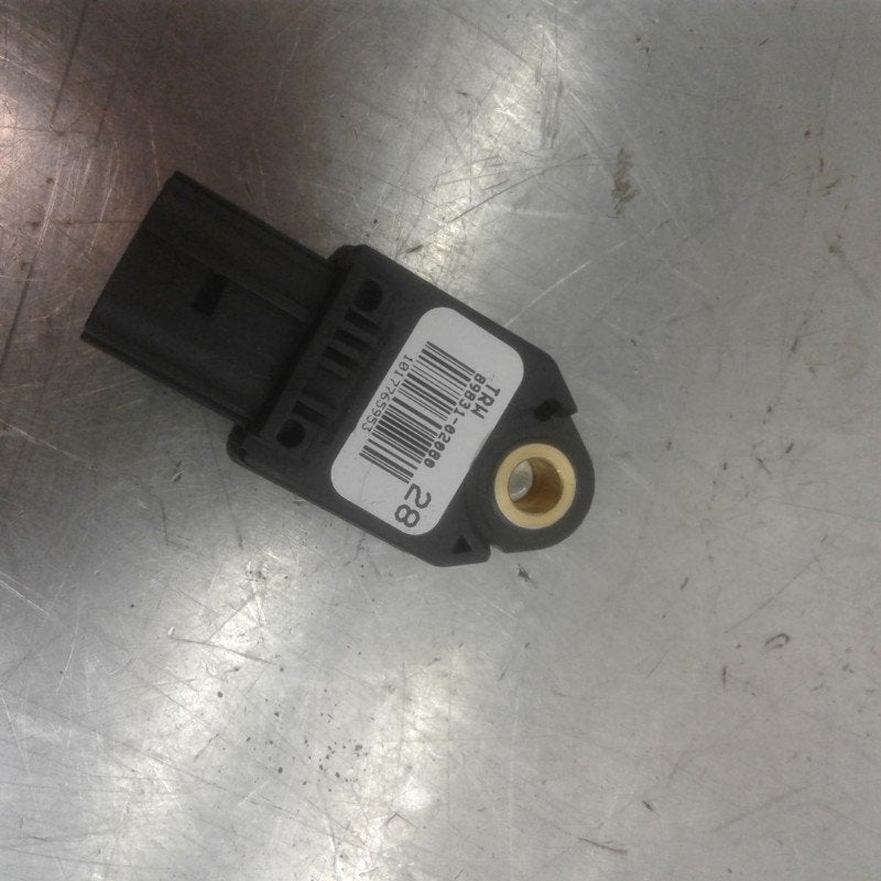 AIRBAG SENSOR Toyota Corolla (E15) (|8983102080|), Gebruikt, Toyota