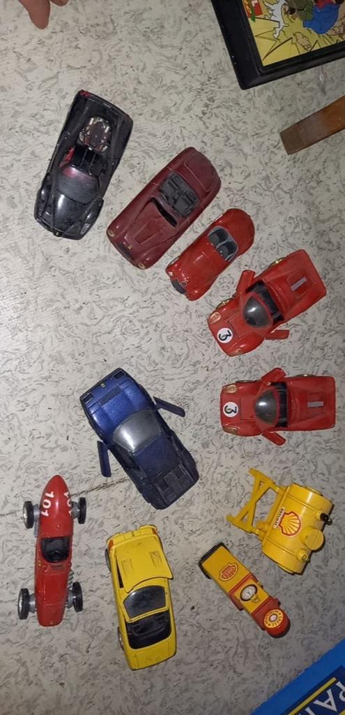 Lot de 10 pièces miniatures - 8 voitures + pompe et citerne, Hobby & Loisirs créatifs, Enlèvement, Voiture