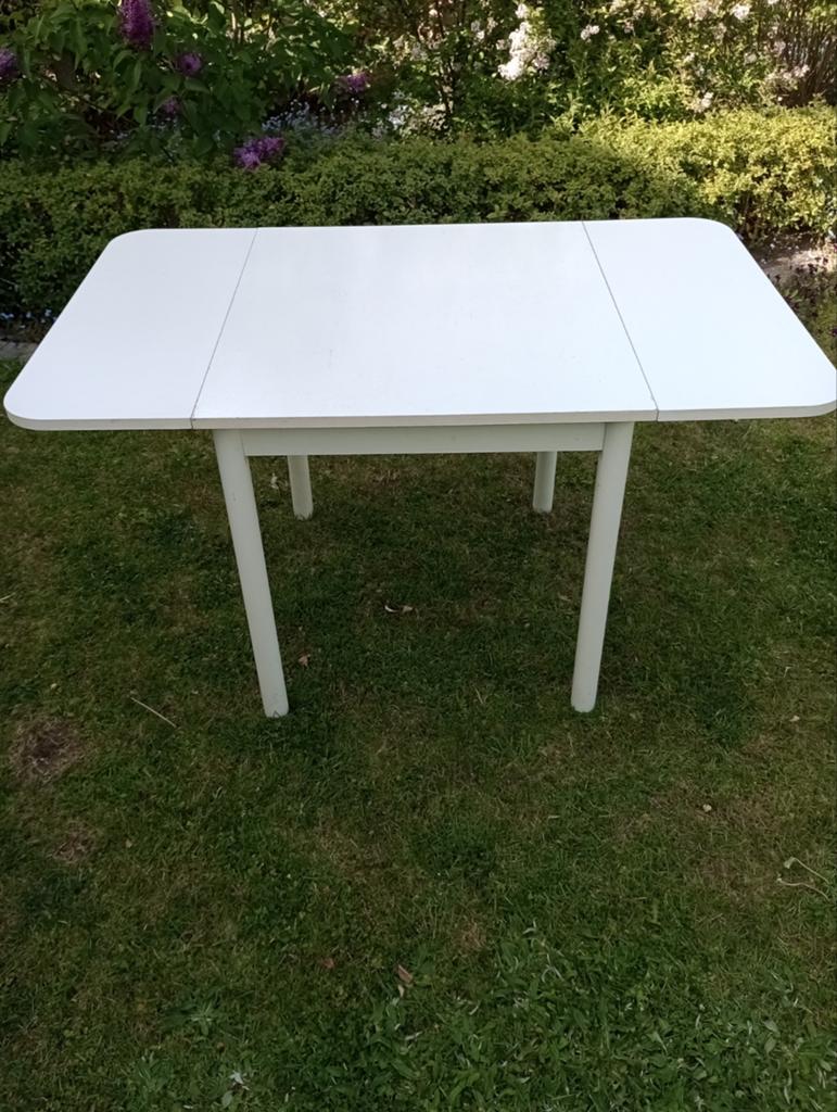 table, Enlèvement