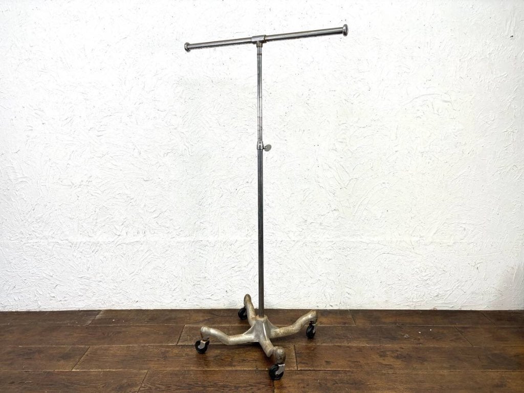 Antieke T-Bar Kledingrek VS Vintage, Ophalen, Met wielen, Gebruikt