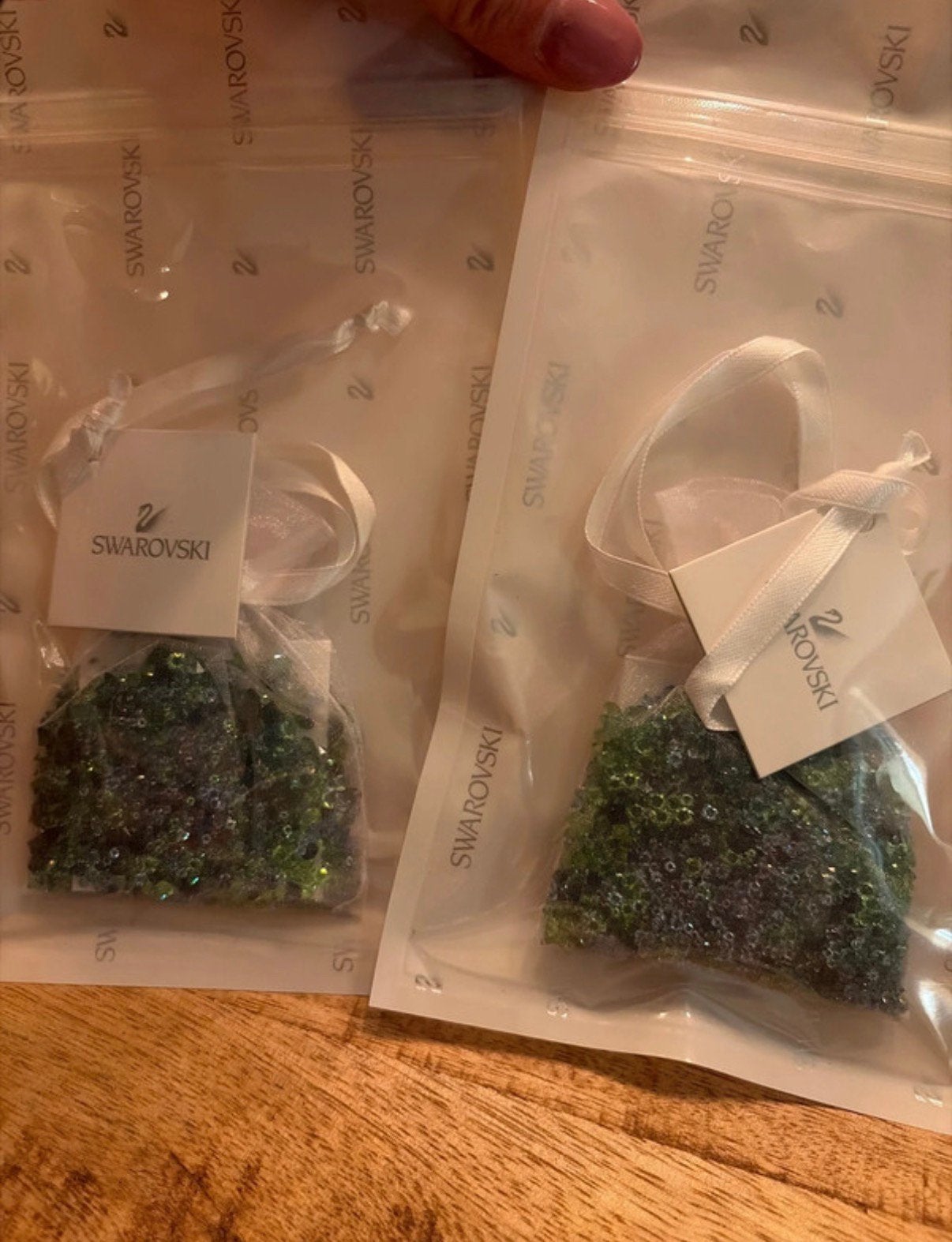 2 zakjes Swarovski Gravel bag groen-blauw-wit - NIEUW, Ophalen of Verzenden, Nieuw