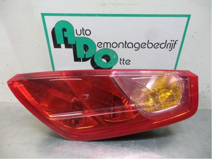 Feu arrière droit d'un Fiat Punto Grande, Autos : Pièces & Accessoires, -, 3 mois de garantie, Utilisé, Fiat