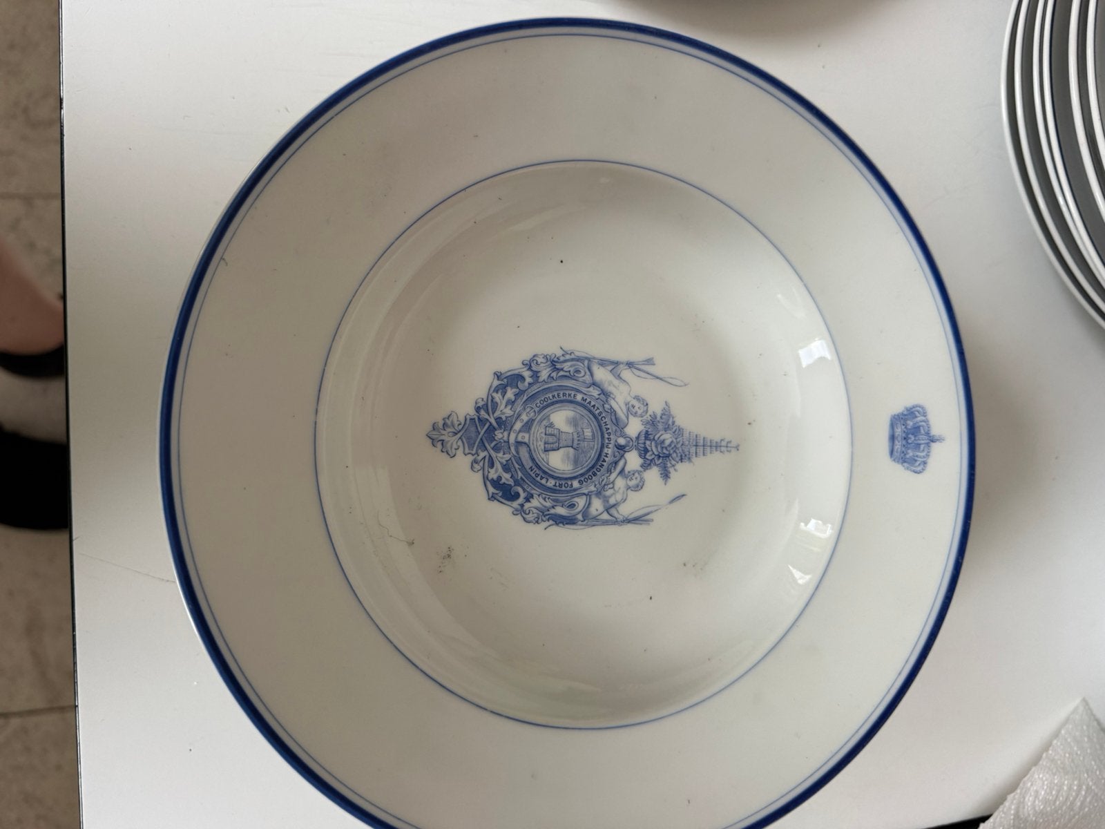 Diepe borden blauw logo handbooggilde fort lapin, Antiek en Kunst, Ophalen