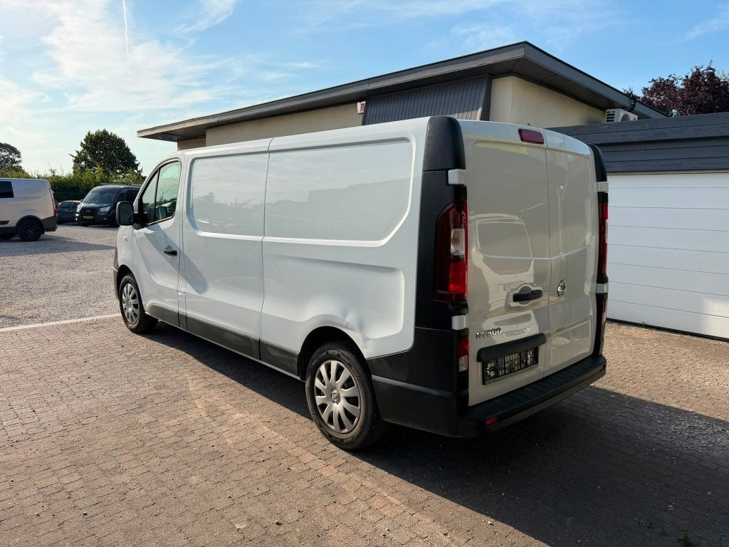 NISSAN NV300 * 2.0DCI * L2 * 120PK * AIRCO * CRUISE CONTROL, Voorwielaandrijving, https://public.car-pass.be/vhr/f548c1fd-9c98-44dd-a0e5-cadd2db7bce5