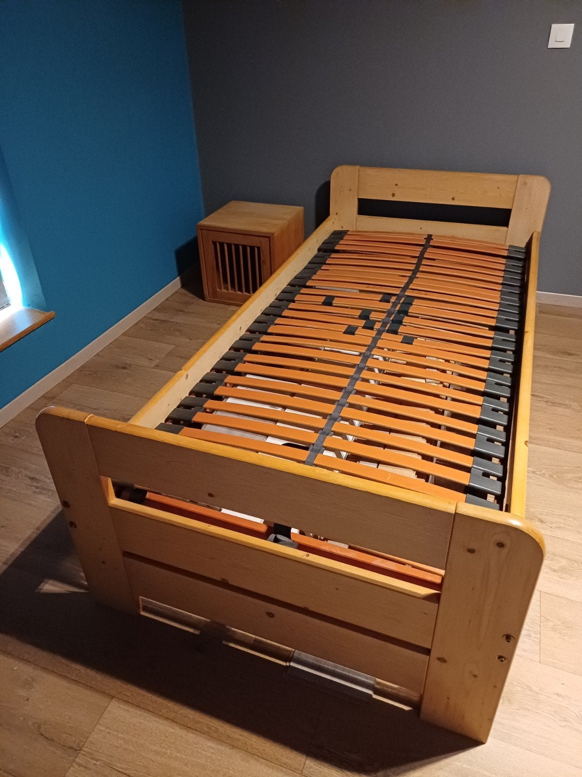 Lit en bois 90 x 200 avec sommier à  lattes, Enlèvement