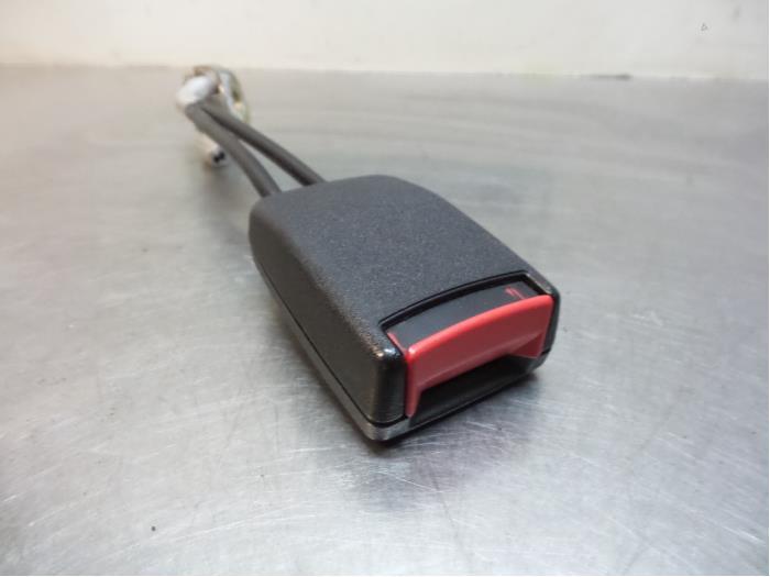 Insertion ceinture de sécurité arrière droite d'un Volksw, Volkswagen, -, Utilisé, -