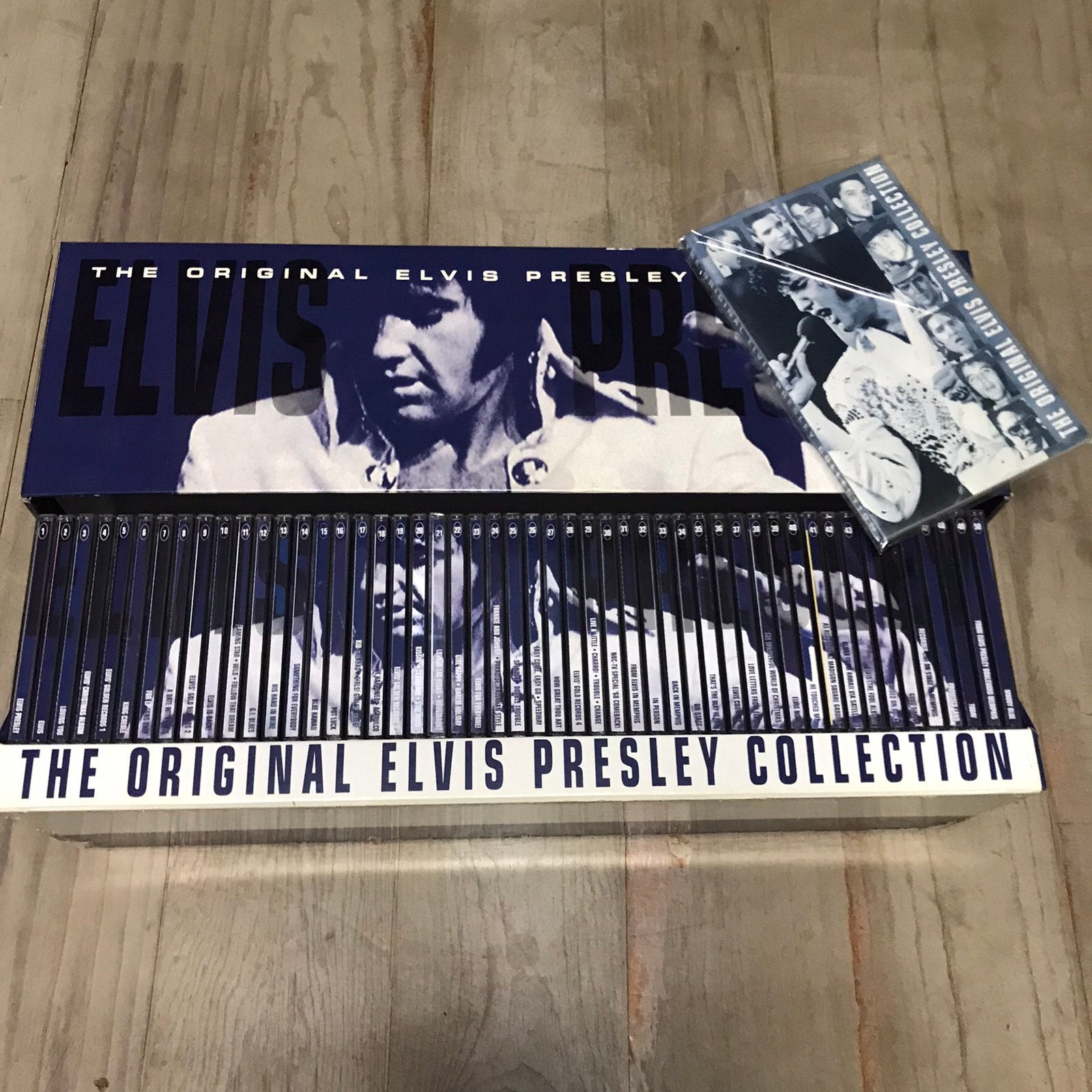 The original Elvis Presley 50 CD Box collection., Verzamelen, Muziek, Artiesten en Beroemdheden, Ophalen of Verzenden, Zo goed als nieuw
