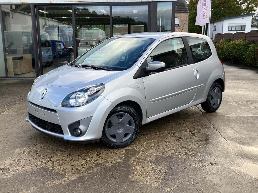 Renault Twingo 1.2i, Voorwielaandrijving, 4 cilinders, https://public.car-pass.be/vhr/d9b11e22-3c7e-4636-9456-f1fda3c4e013, Bedrijf