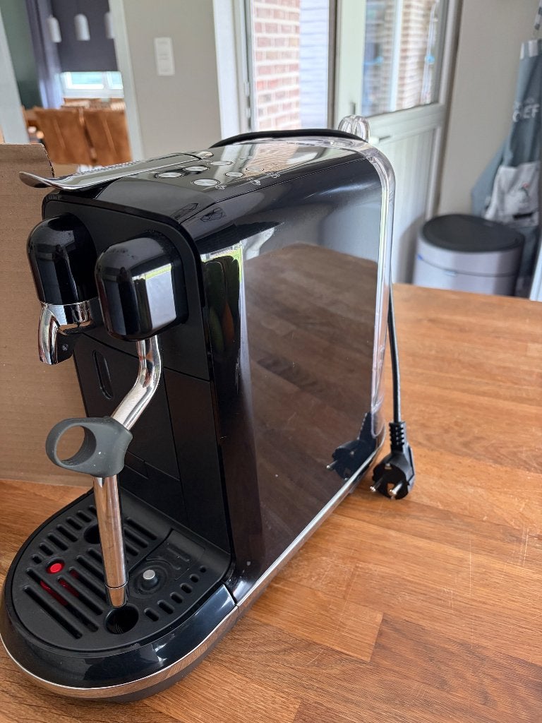 Nespresso met cups, Electroménager, Cafetières, Machine à espresso, Réservoir d'eau amovible, Dosettes et capsules de café, Enlèvement