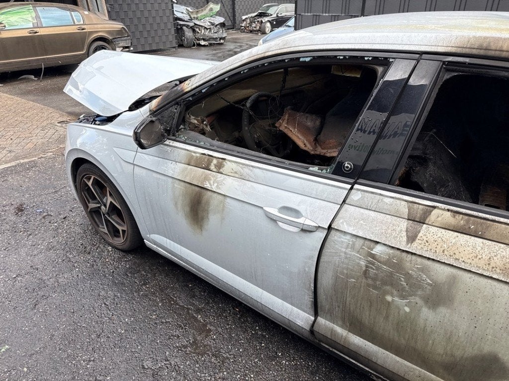 PORTIER LINKS VOOR Volkswagen Polo VI (AW1), Gebruikt, Volkswagen AG, Voor, Kundenbetreuung@volkswagen.de