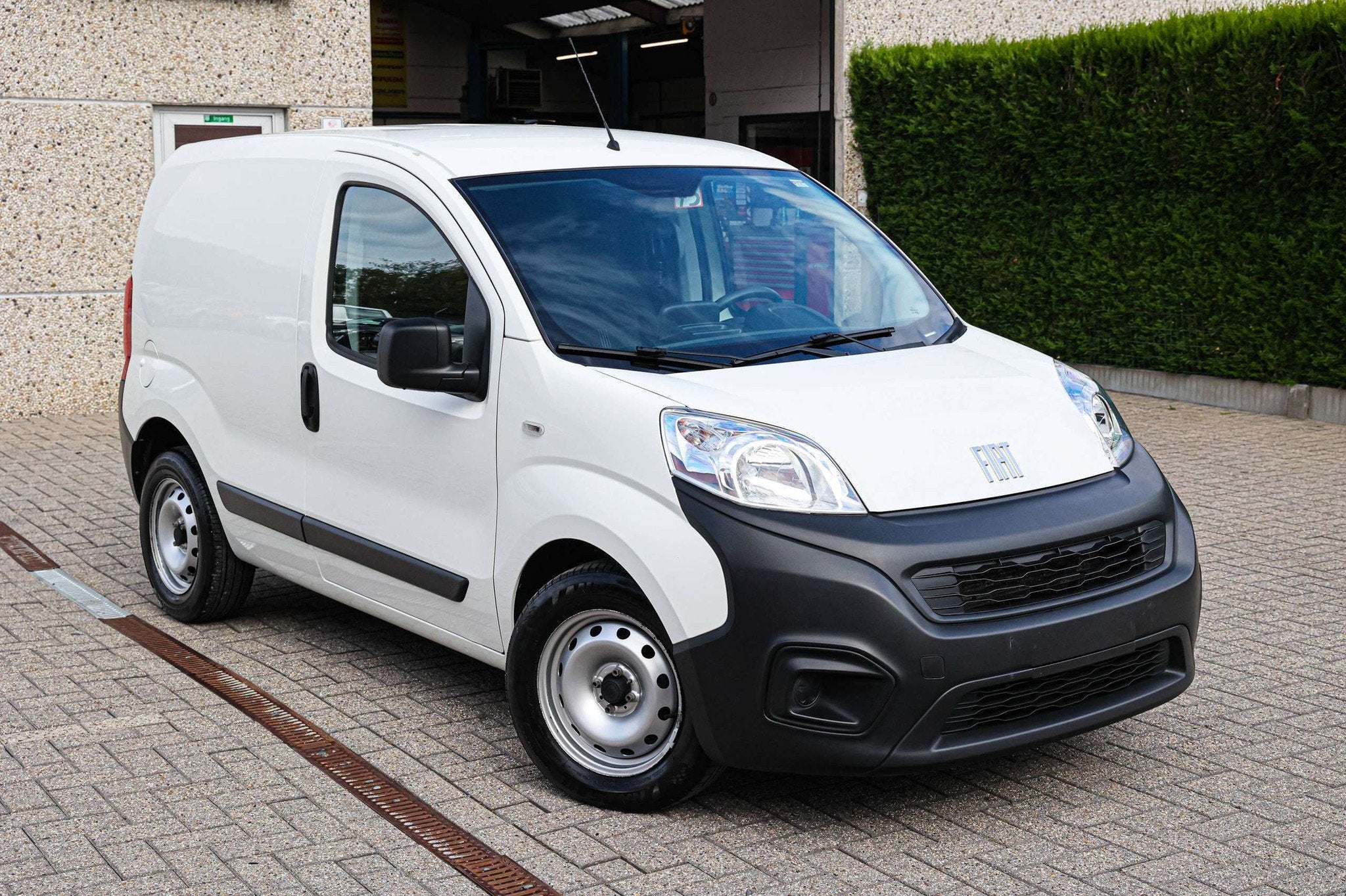 Fiat Fiorino NIEUWSTAAT*APPLE-CARPLAY*PARKEERSENSOREN*AFGEWE, 80 ch, Achat, Entreprise, 2 places