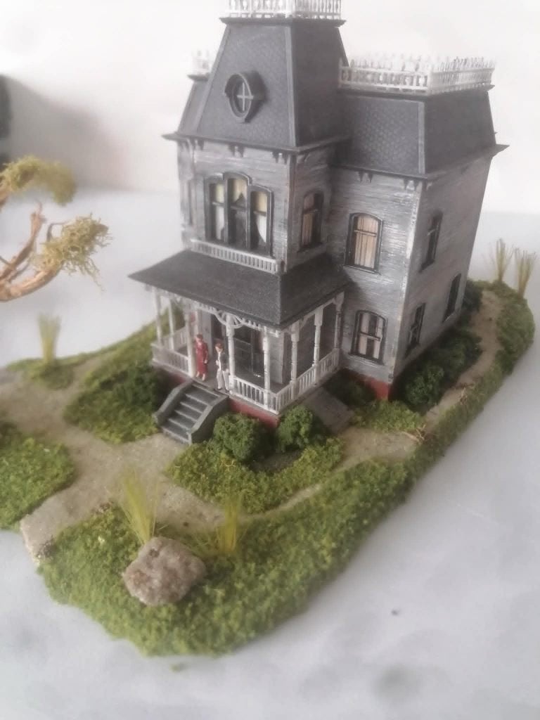 BATES MANSION PSYCHO HOUSE LIGHTED BATES MOTEL, Ophalen of Verzenden, Zo goed als nieuw, Film, Beeldje, Replica of Model
