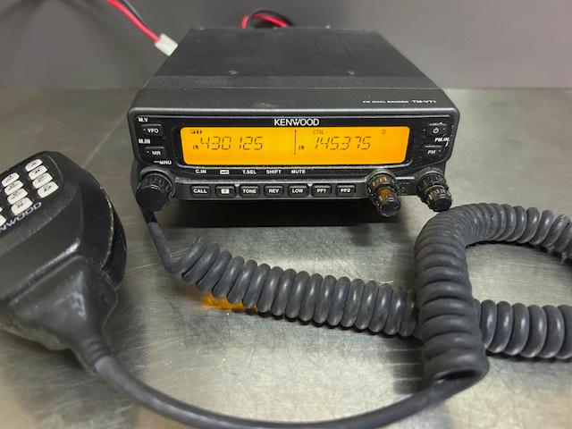 Kenwood TM-V71 VHF/UHF double bande, Télécoms, Émetteurs & Récepteurs, Utilisé, Émetteur et Récepteur, Enlèvement ou Envoi