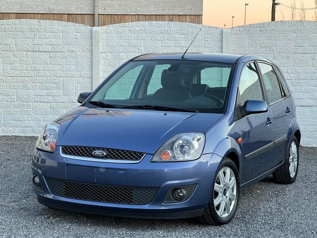 Ford Fiesta Ghia 1.4Cc Diesel 107.000km 2006 leder/Airco, Auto's, Leder, Bedrijf, 5 deurs, Fiësta