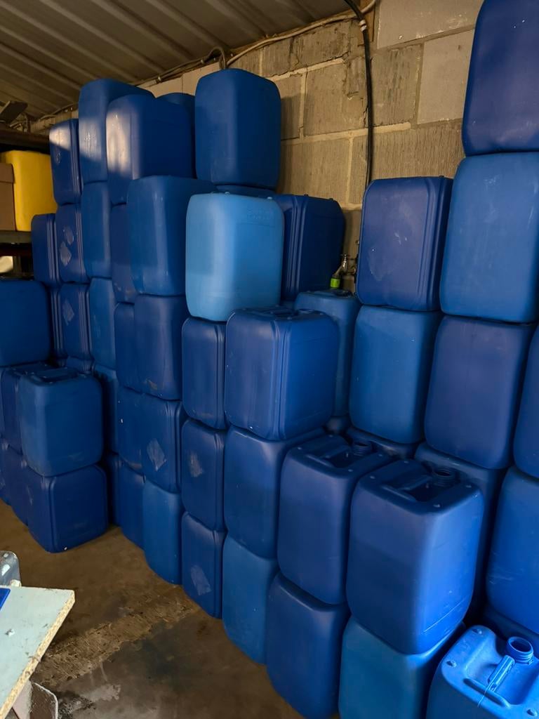 20 liter jerrycans met UN-keurmerk, Ophalen, Zo goed als nieuw