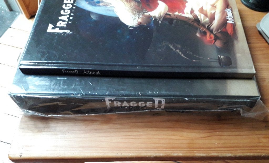 jdr FRAGGED EMPIRE Artbook + boîte de jeu vide SPACE-OPERA -, Enlèvement ou Envoi, Comme neuf