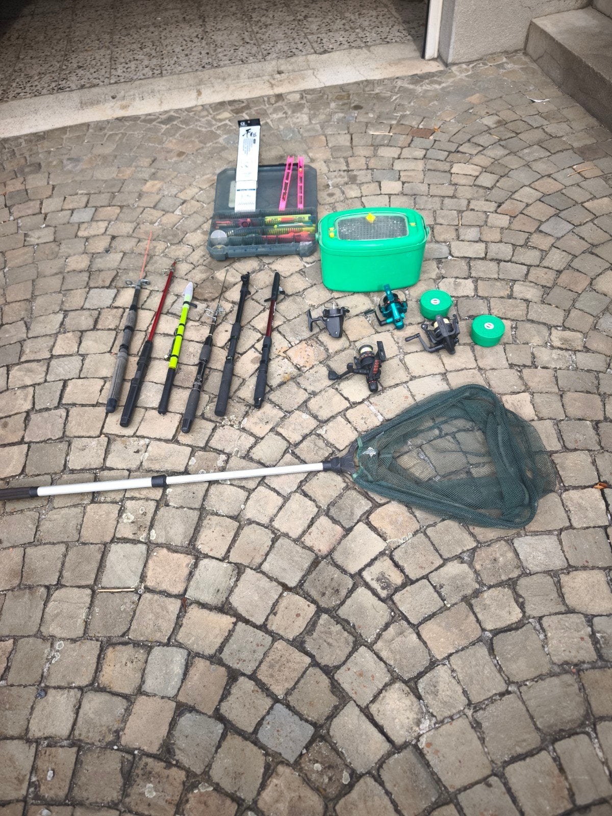 vente de matériel de pêche, Enlèvement