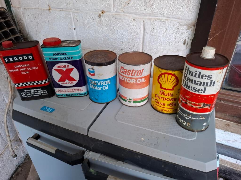 Lot de bidons d huile