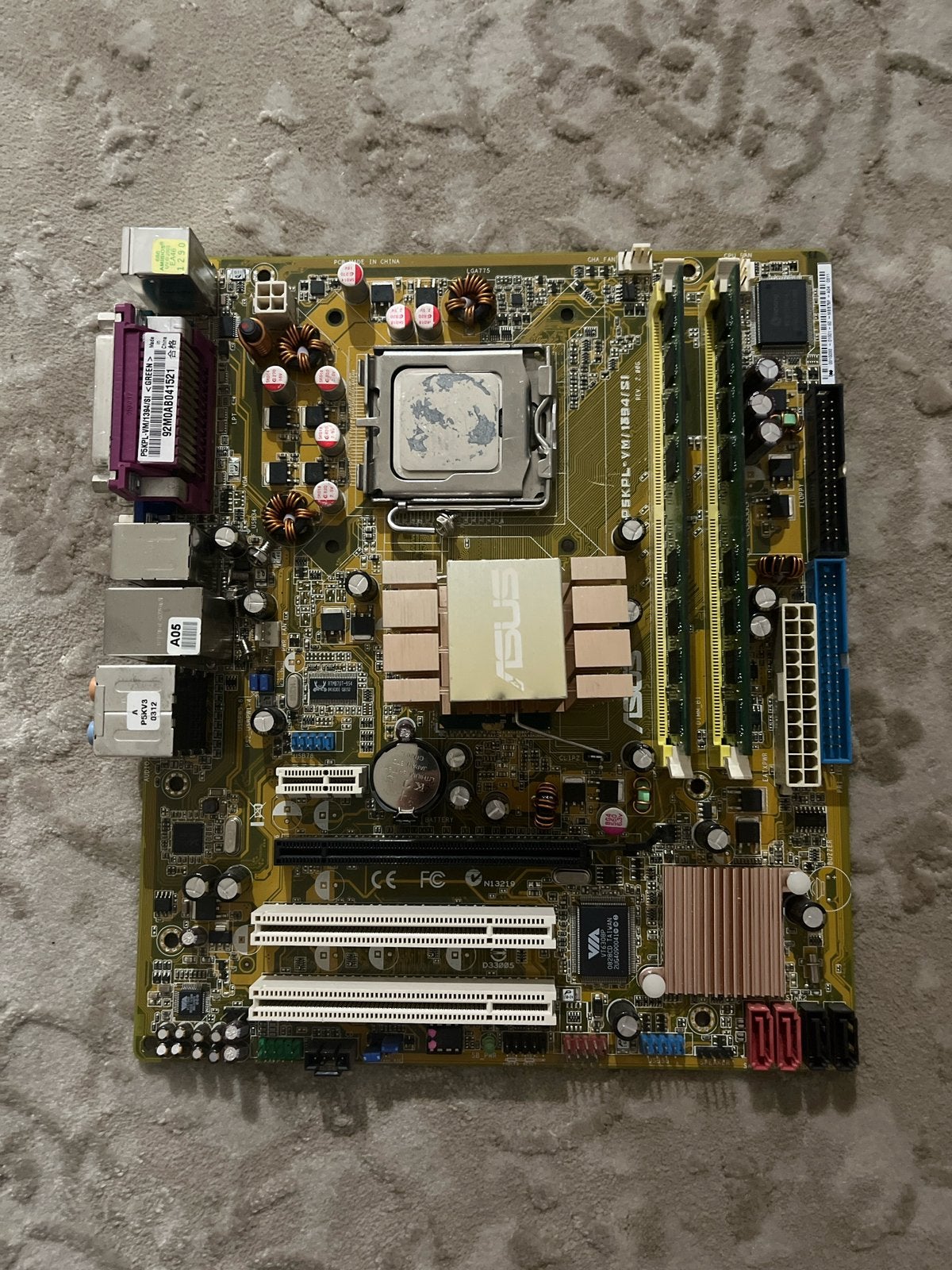 Carte mère avec processeur et Ram, Informatique & Logiciels, Enlèvement, Comme neuf, Intel, DDR