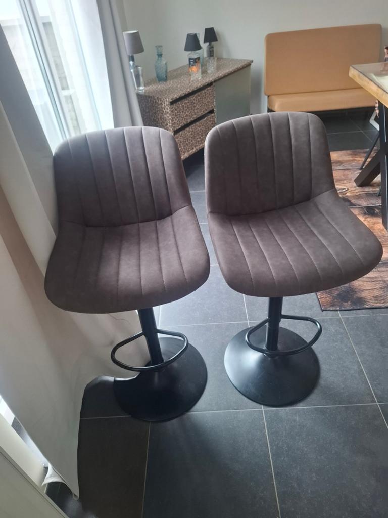 2 nieuwe verstelbare barkrukken met zwarte voet+voetsteun, Neuf, 2 tabourets, Métal, 60 à 90 cm