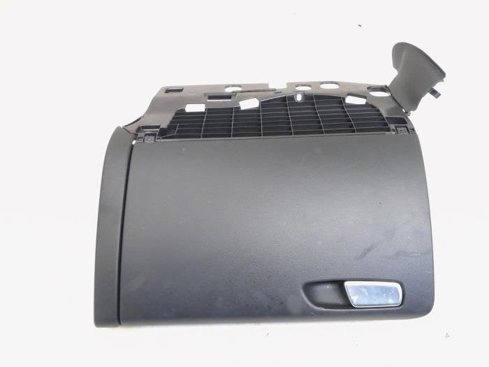 Boîte à gants d'un Audi A4, -, 3 mois de garantie, Audi, Utilisé