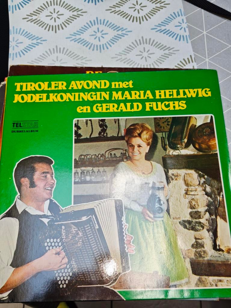 Tiroler avond met Jodelkoningin Maria en Gerald plaat, Ophalen