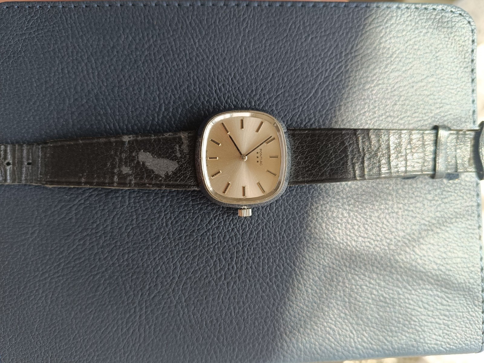 Pontiac horloge, Handtassen en Accessoires, Horloges | Dames, Ophalen