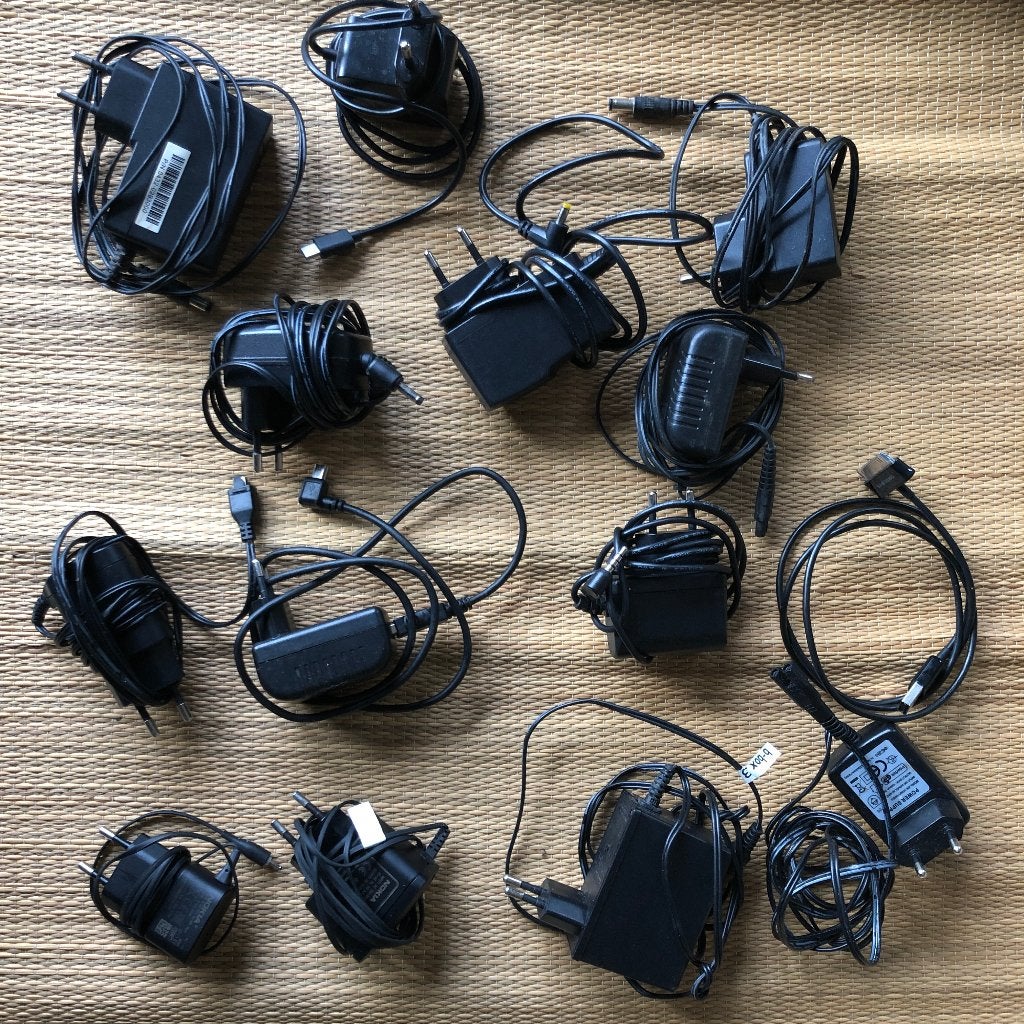 chargeur GSM différents types - 8 pcs sony nokia samsung, Enlèvement ou Envoi, Nokia, Adaptateur, Sony Ericsson