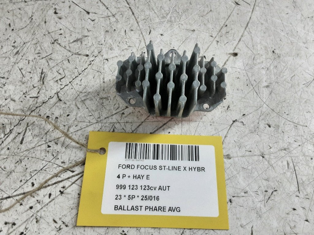 BALLAST DE PHARE XENON GAUCHE Ford Focus 4 (00219253), Henry-Ford-Straße  1
50735  Köln, DE, Ford-Werke GmbH, Kunden@ford.com