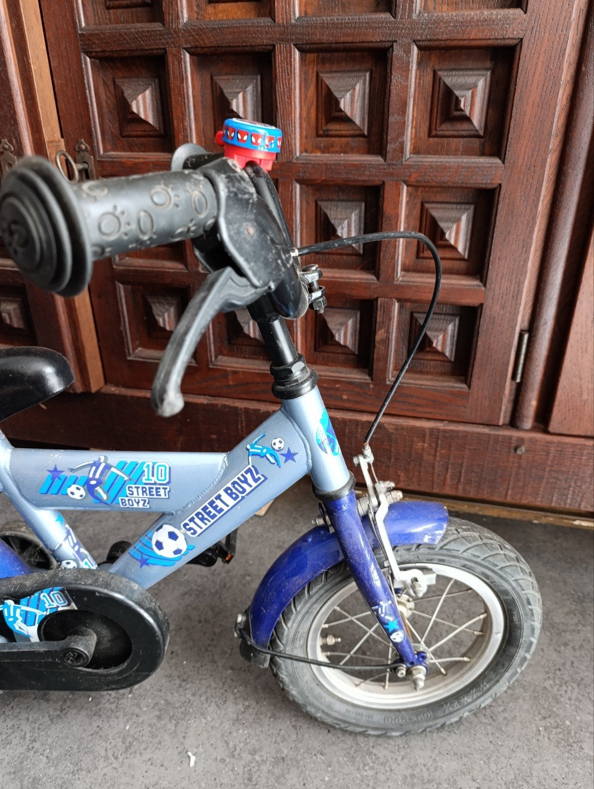 Kleuterfiets, Enlèvement
